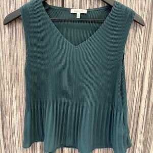 Aritzia babaton short sleeved top